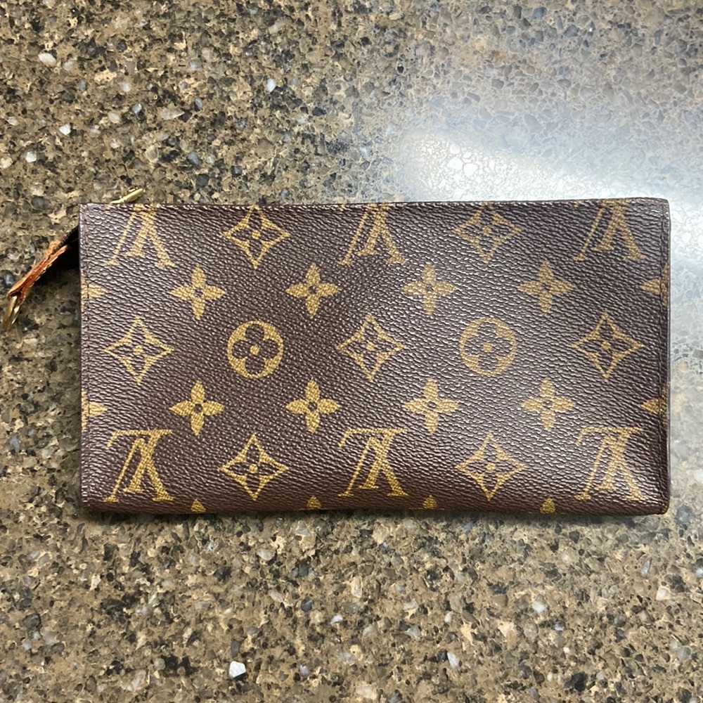 Louis Vuitton Bucket Pouch